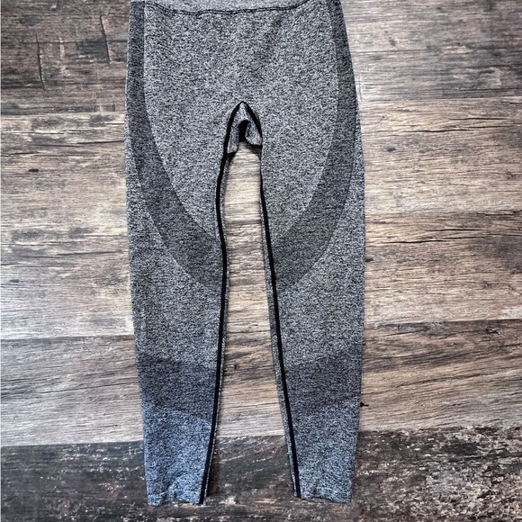 PINK Victoria's Secret Pants - PINK Victoria's Secret Gray Leggings with Stretchy Fabric and Contoured Design